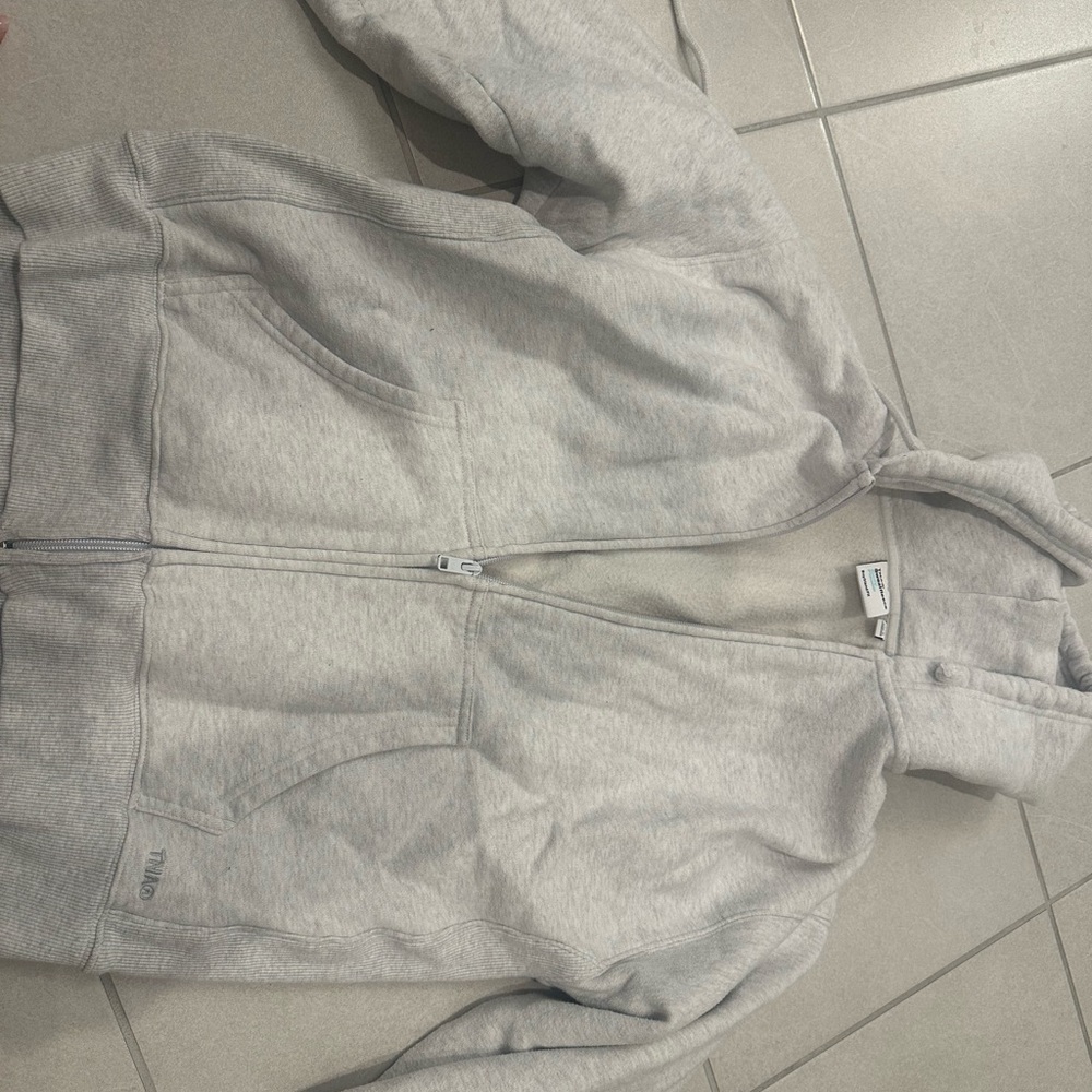 Gray Zip-Up Hoodie TNA Aritzia size XXS boyfriend hoodie